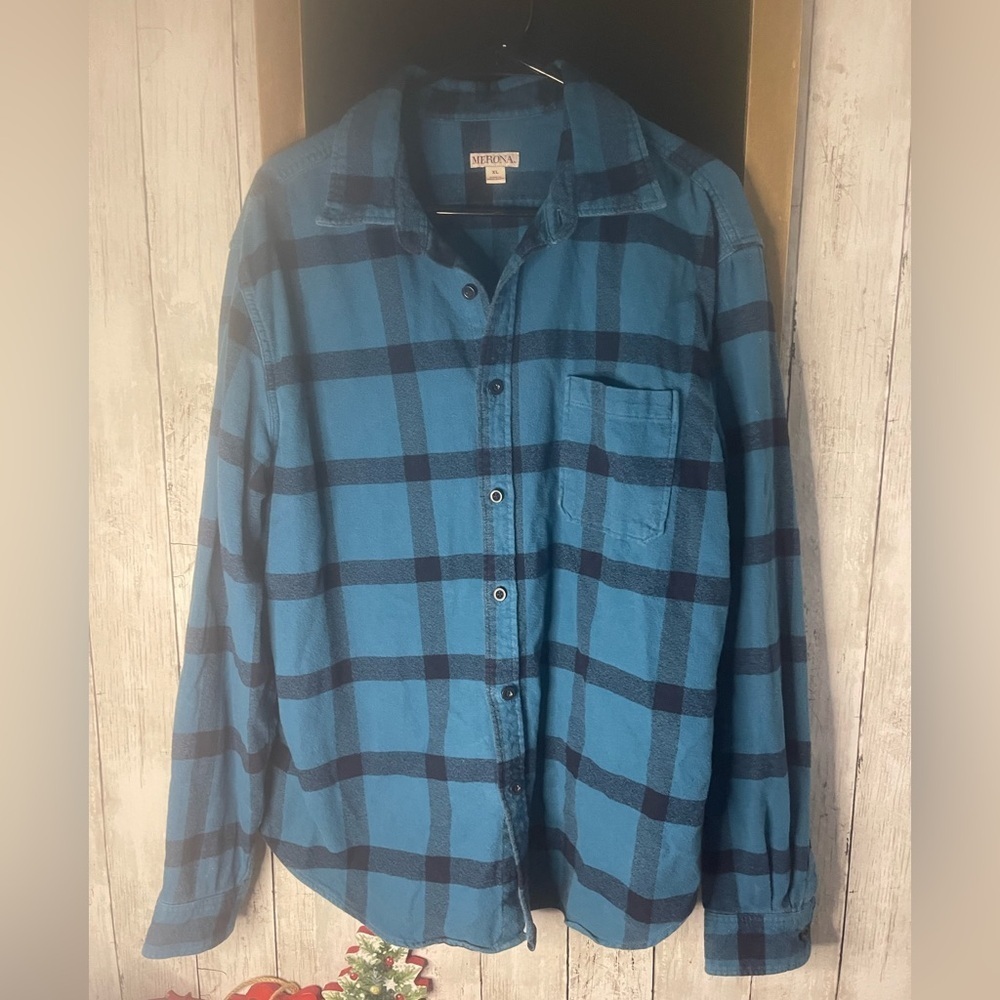 Merona Button Up Flannel Shirt Men’s XL Blue Black Plaid Long Sleeve Pockets
